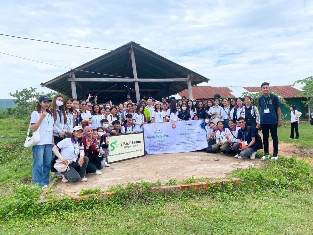 RUA's Inspiring Study Tour at S.E.A.T.S Farm: A Day of Learning and Innovation